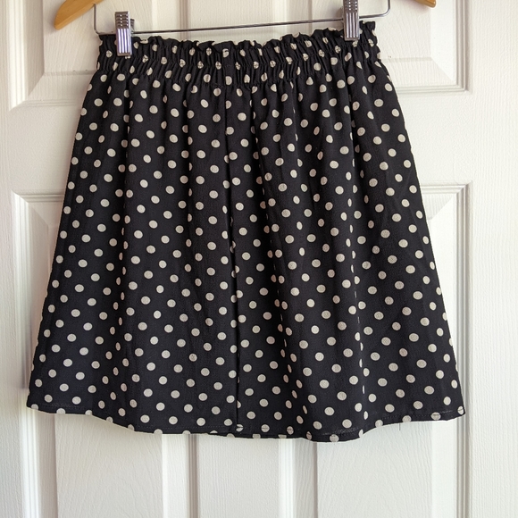 Short black polkadot paper bag skirt - Picture 4 of 4